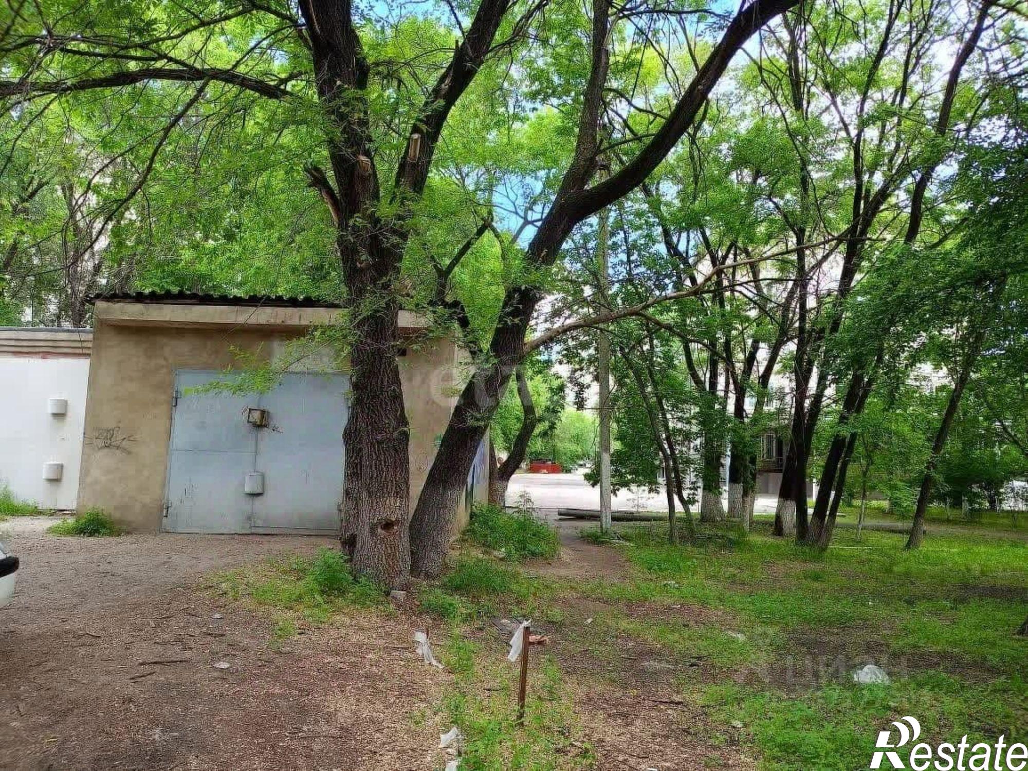 Купить гараж, место в паркинге за 2 000 030 рублей на улица Калинина, 133