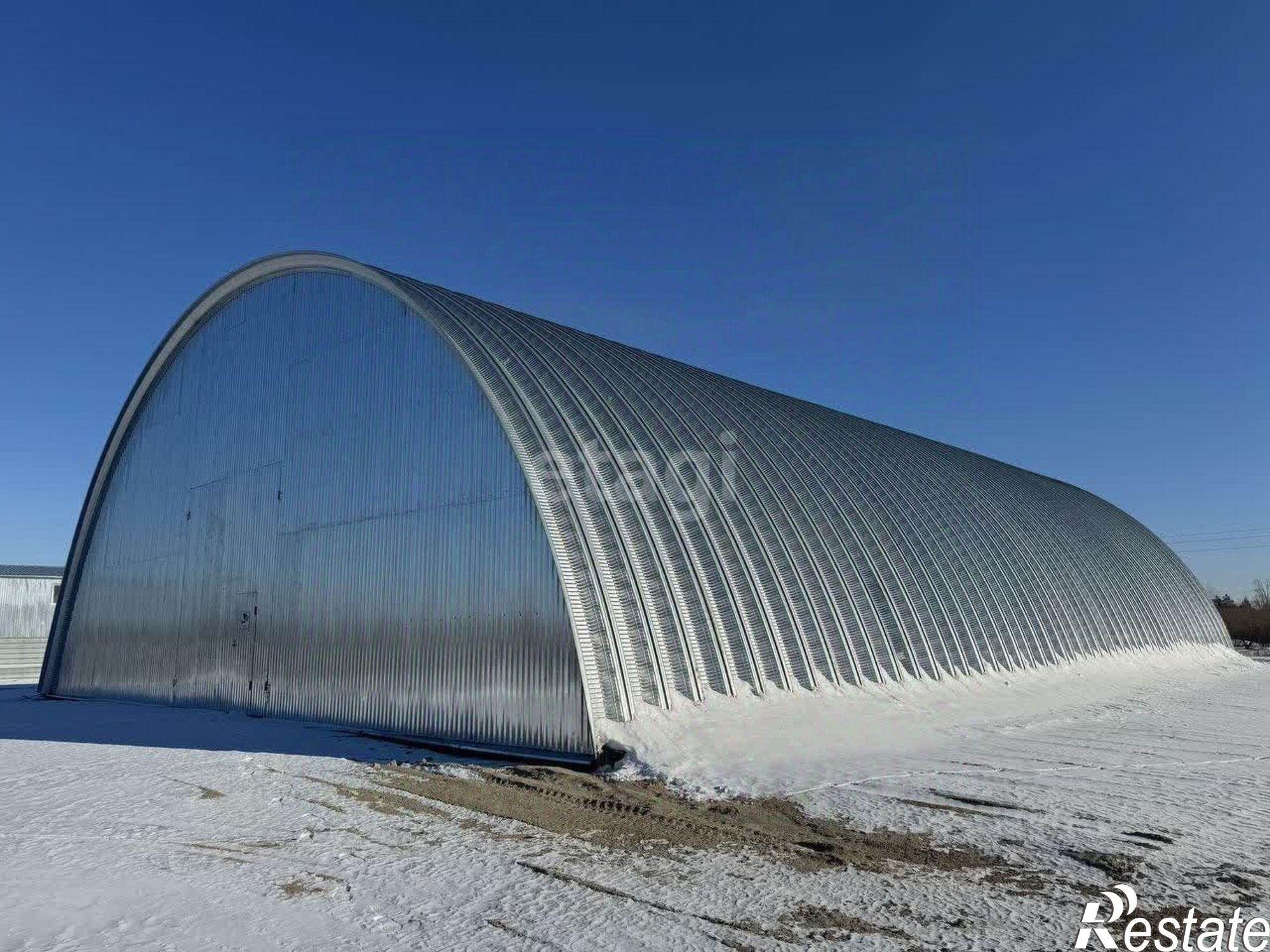 Купить складское помещение за 29 980 100 рублей на Пограничная улица, 157