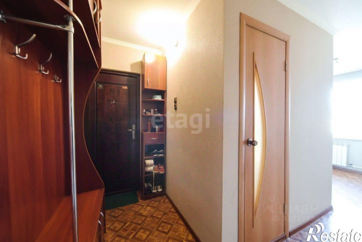 2-комн квартира улица 50 лет Октября, 202,  д. 202