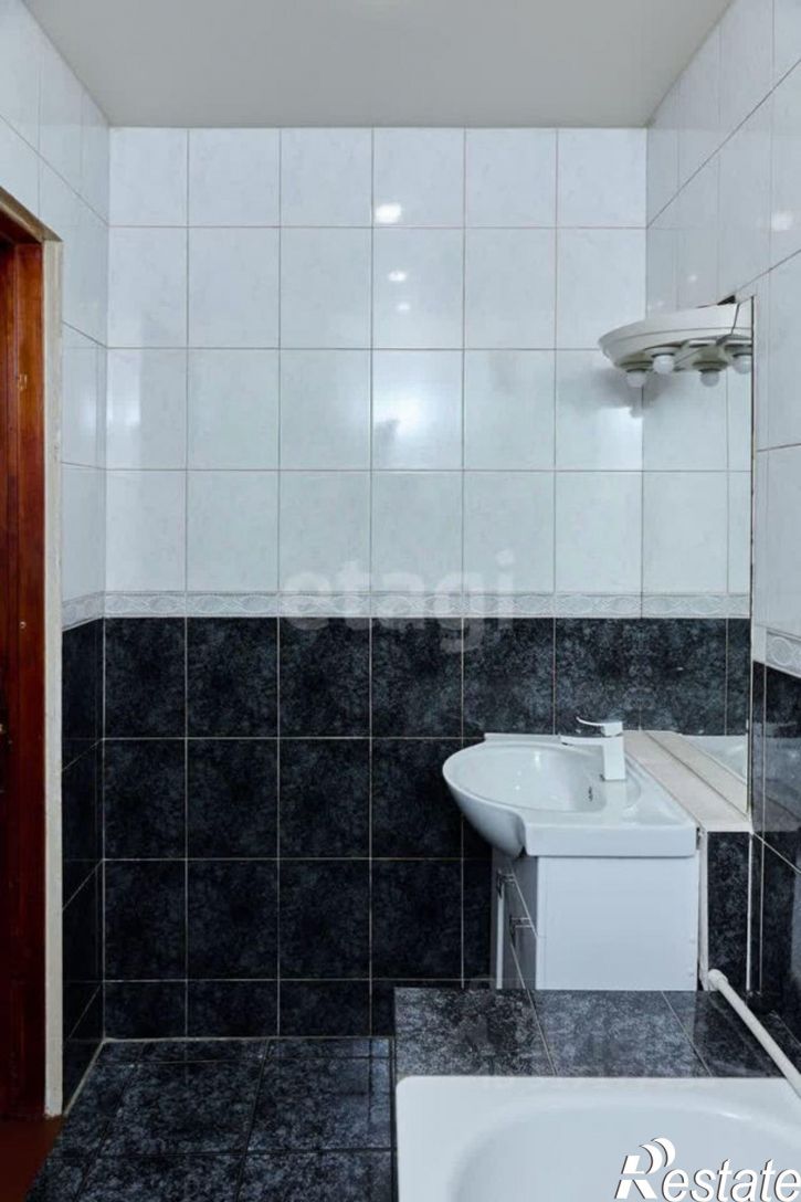 3-комн квартира улица Калинина, 142/2,  д. 142/2