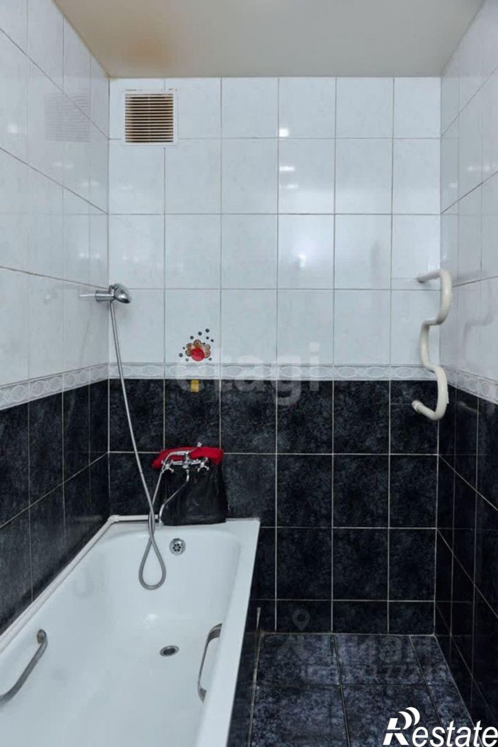 3-комн квартира улица Калинина, 142/2,  д. 142/2