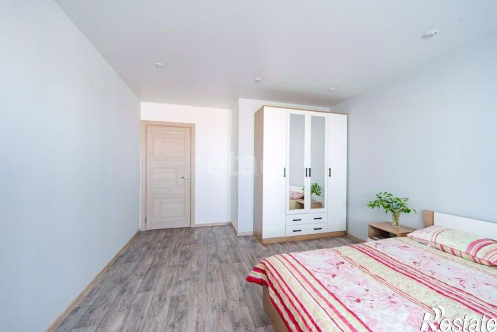 2-комн квартира улица Строителей, 70,  д. 70