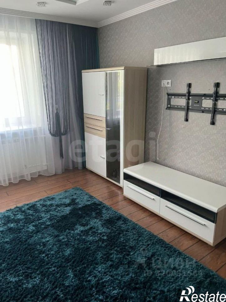 4-комн квартира улица Горького, 196,  д. 196