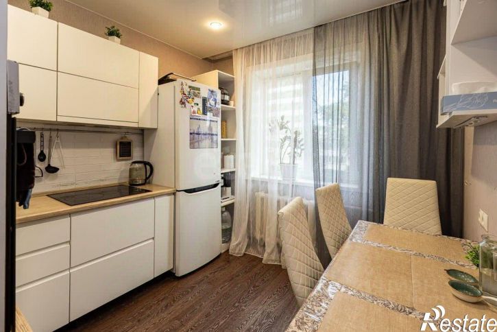 4-комн квартира ул Институтская, 13/5,  д. 13/5