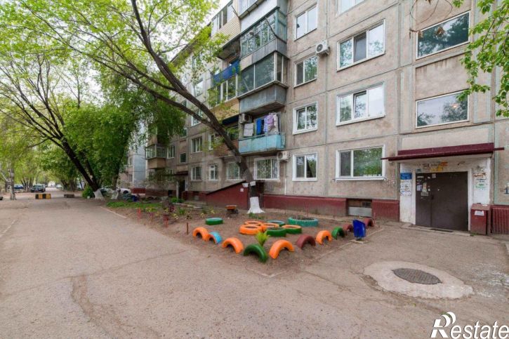 3-комн квартира улица Кантемирова, 3,  д. 3