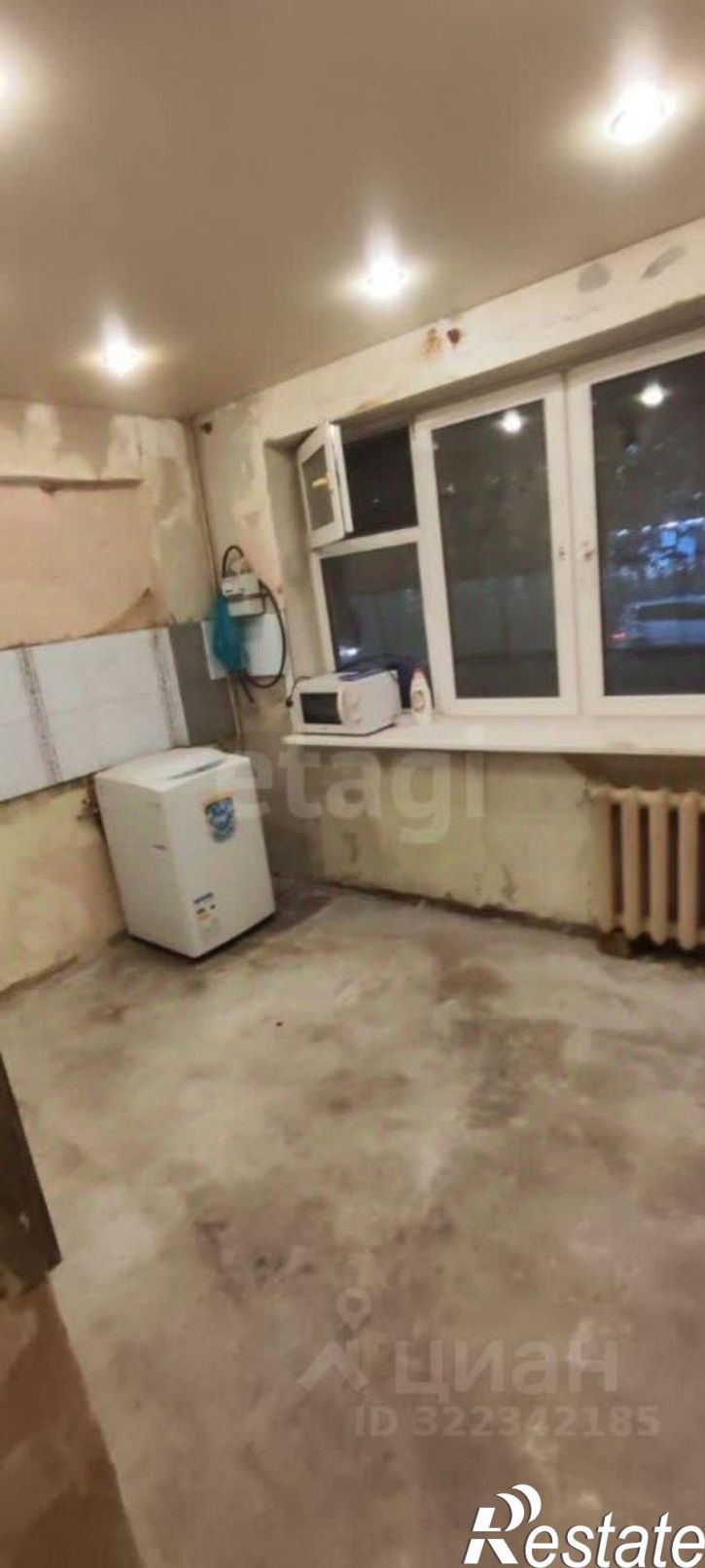 3-комн квартира улица Кантемирова, 3,  д. 3