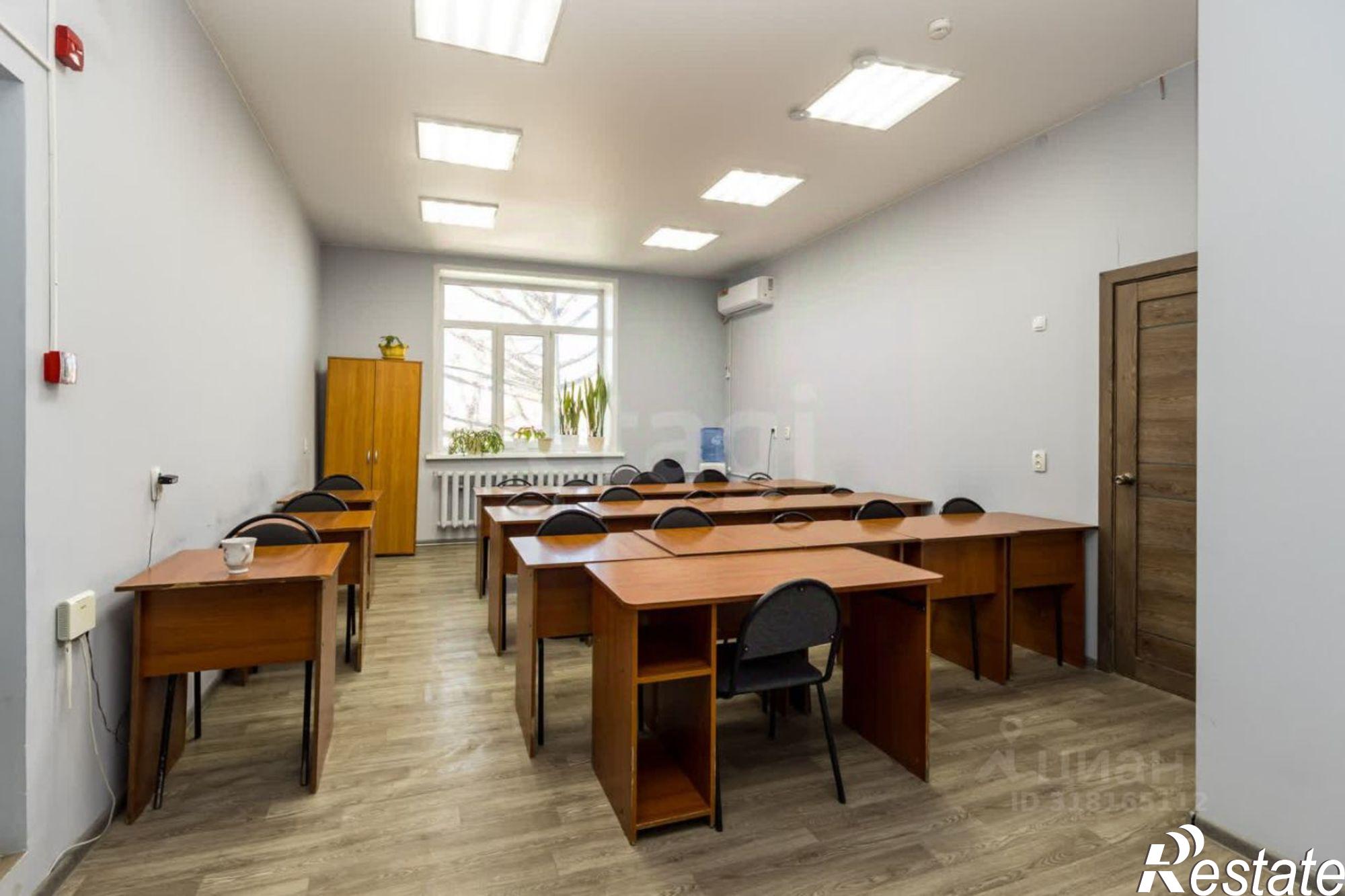 Купить офис, помещение под офис за 89 909 100 рублей на Первомайская улица, 1