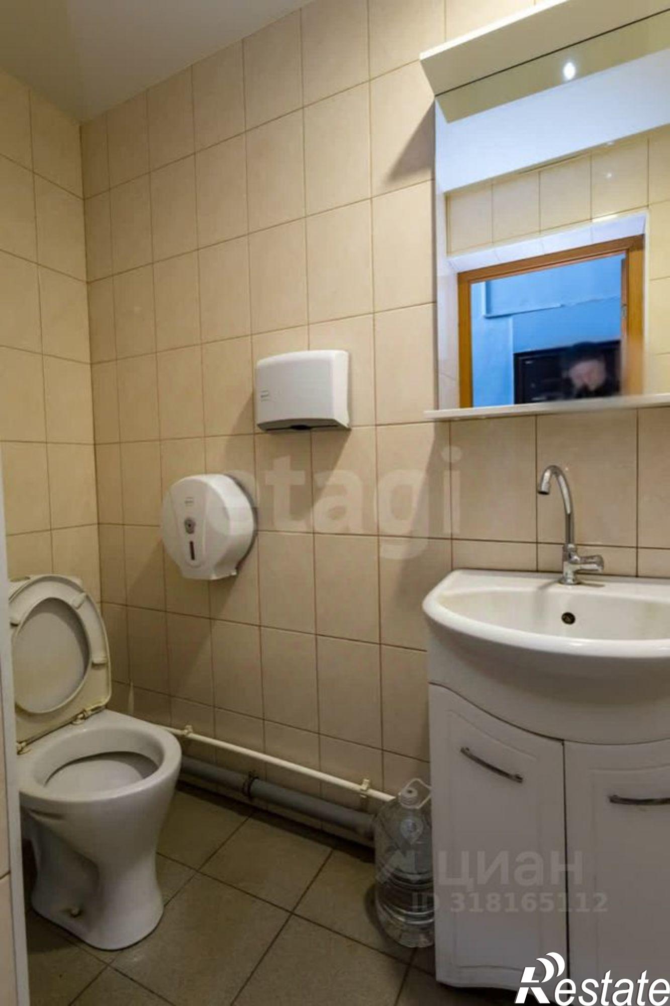 Купить офис, помещение под офис за 89 909 100 рублей на Первомайская улица, 1