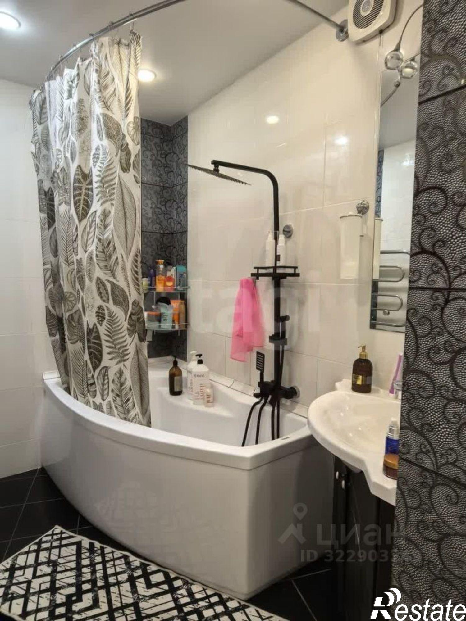 Купить квартиру за 15 000 000 рублей на Зейская улица, 222