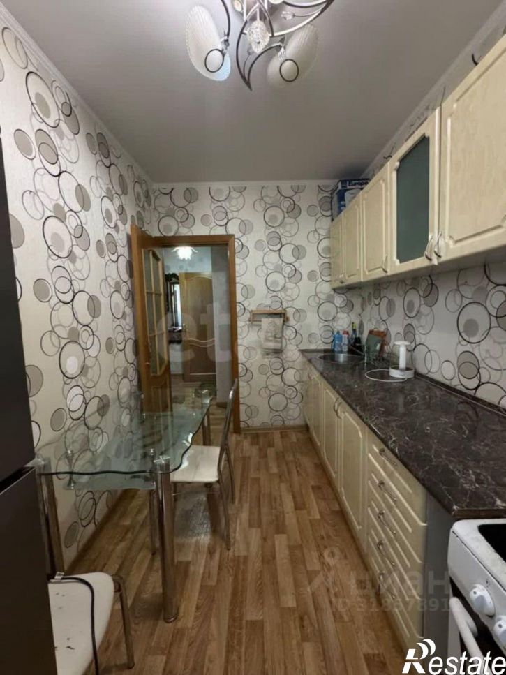 3-комн квартира улица Кантемирова, 20/4,  д. 20/4