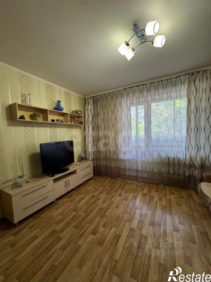 3-комн квартира улица Кантемирова, 20/4,  д. 20/4