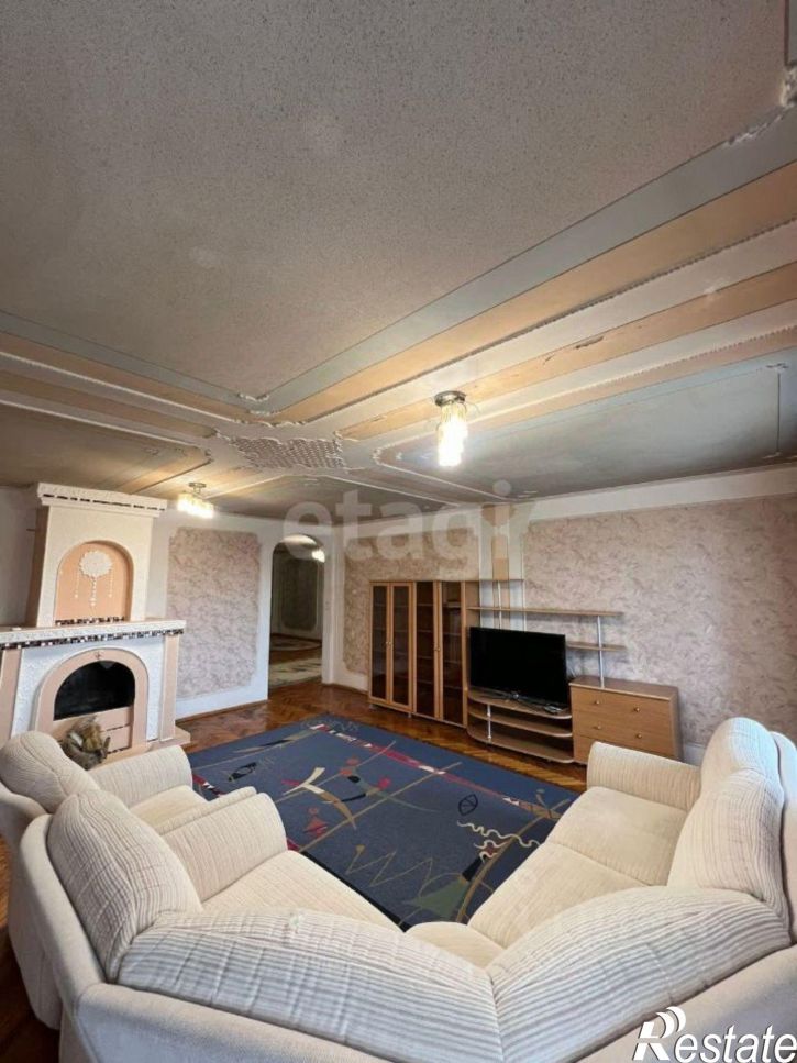 4-комн квартира улица Горького, 136,  д. 136