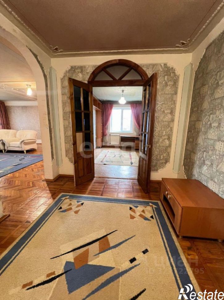 4-комн квартира улица Горького, 136,  д. 136