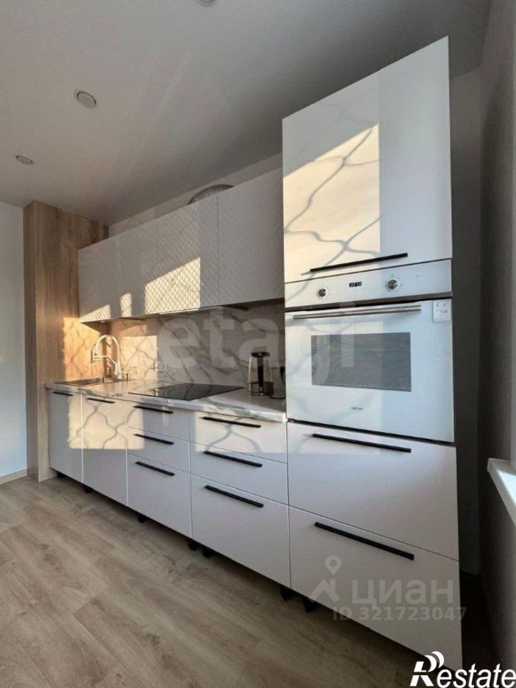 4-комн квартира Больничная улица, 24/2,  д. 24/2