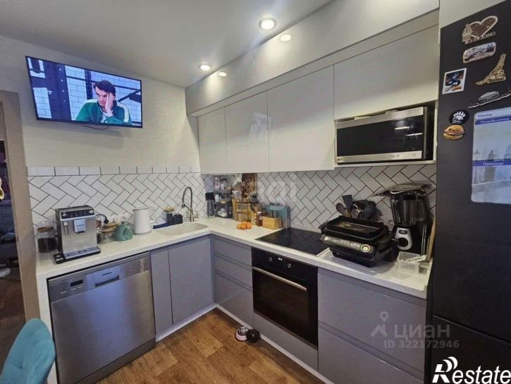 4-комн квартира улица Мухина, 31,  д. 31