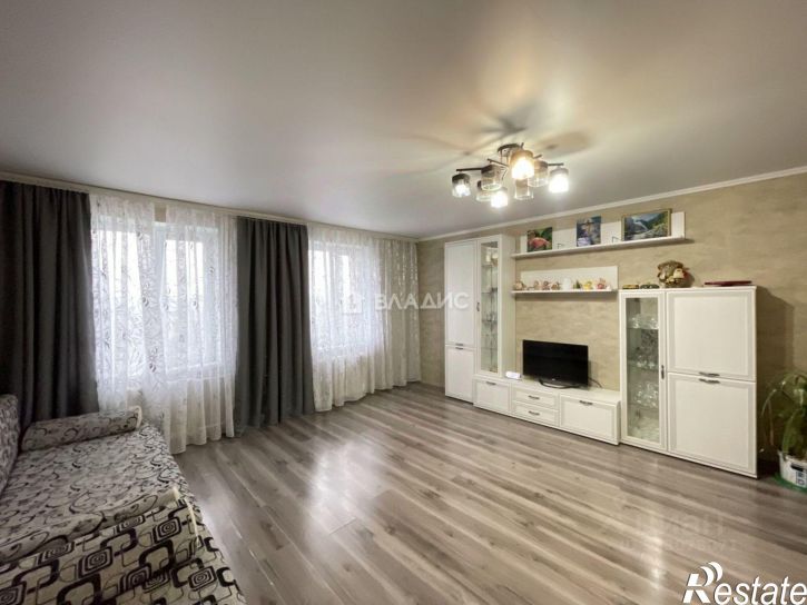 3-комн квартира улица Комарова, 25,  д. 25