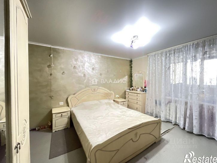 3-комн квартира улица Комарова, 25,  д. 25