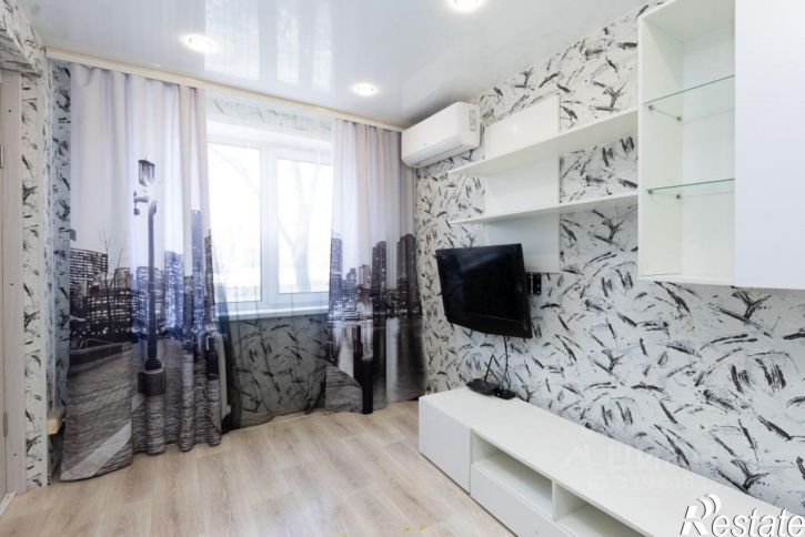 Комната улица 50 лет Октября, 206/1,  д. 206/1