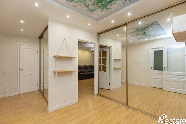 4-комн квартира улица Фрунзе, 40,  д. 40