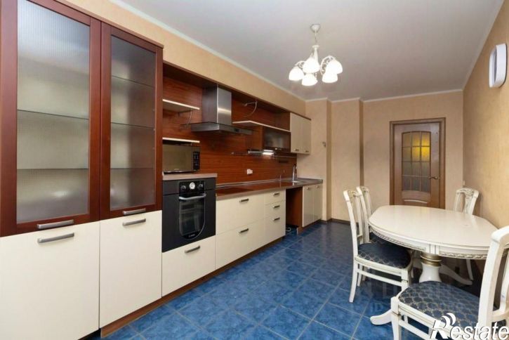 4-комн квартира улица Горького, 136,  д. 136