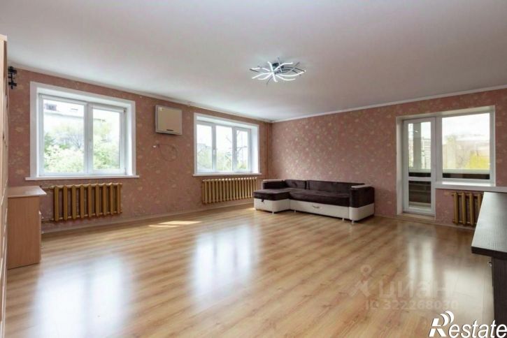 4-комн квартира улица Горького, 136,  д. 136