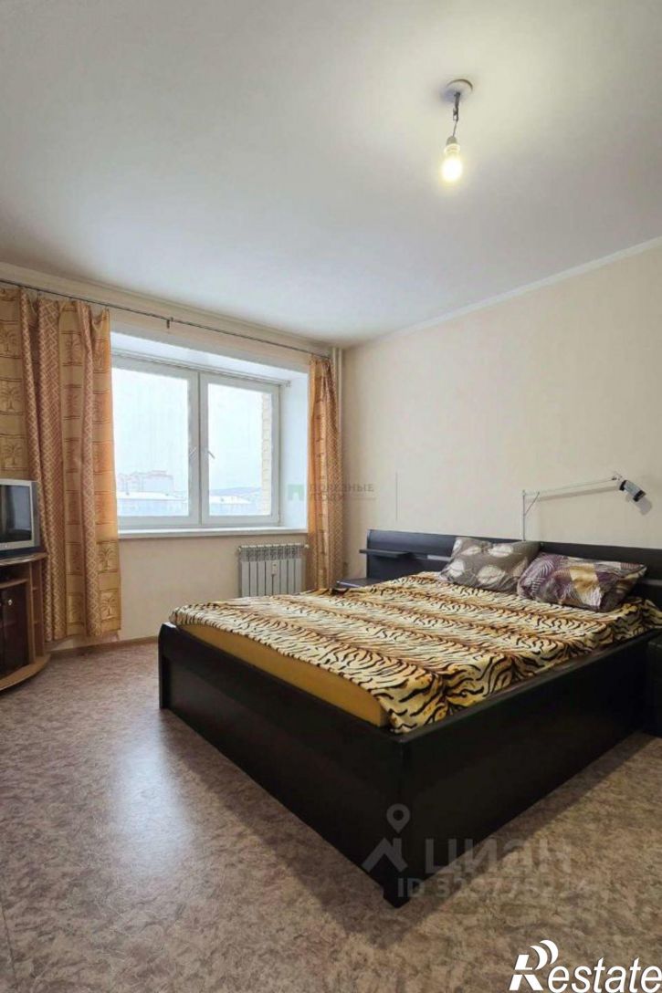 3-комн квартира улица Василенко, 12,  д. 12