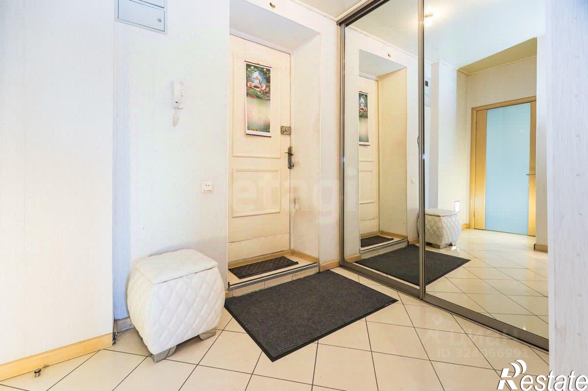 Купить квартиру за 12 000 000 рублей на Комсомольская улица, 2