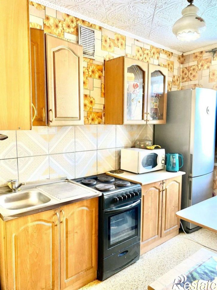 3-комн квартира Институтская улица, 30,  д. 30