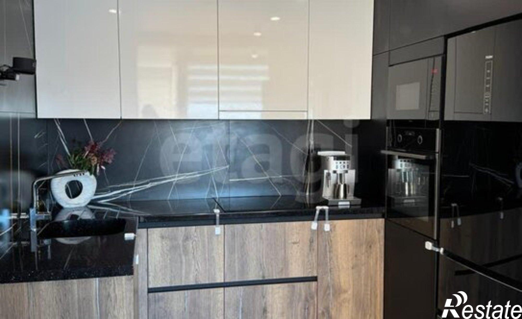 Купить квартиру за 17 000 000 рублей на Зейская улица, 220