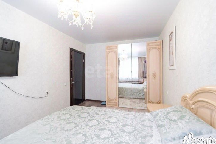 3-комн квартира улица Кантемирова, 23/2,  д. 23/2