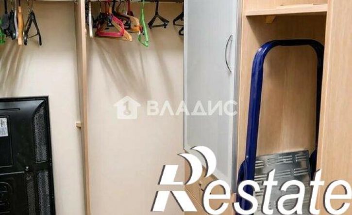 3-комн квартира улица Кантемирова, 23,  д. 23